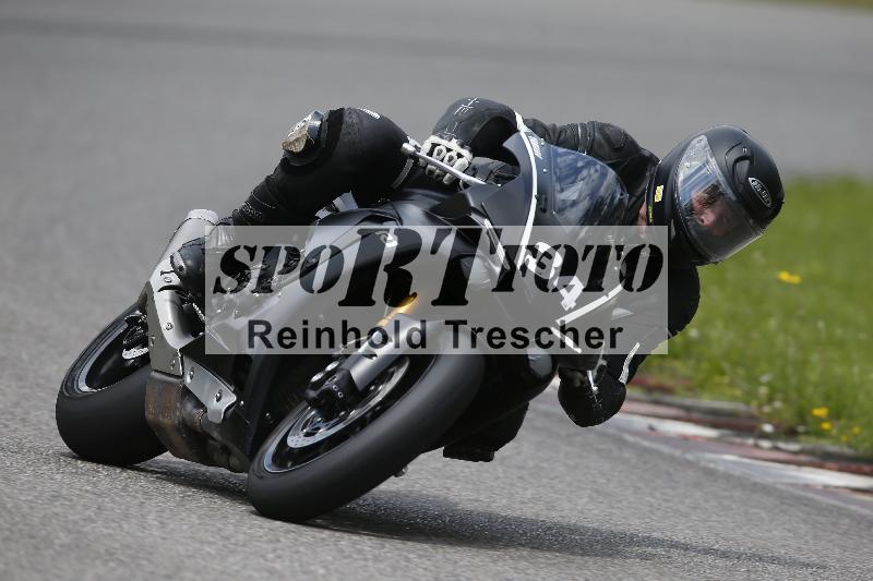 /Archiv-2024/29 12.06.2024 MOTO.CH Track Day ADR/Gruppe gelb/34